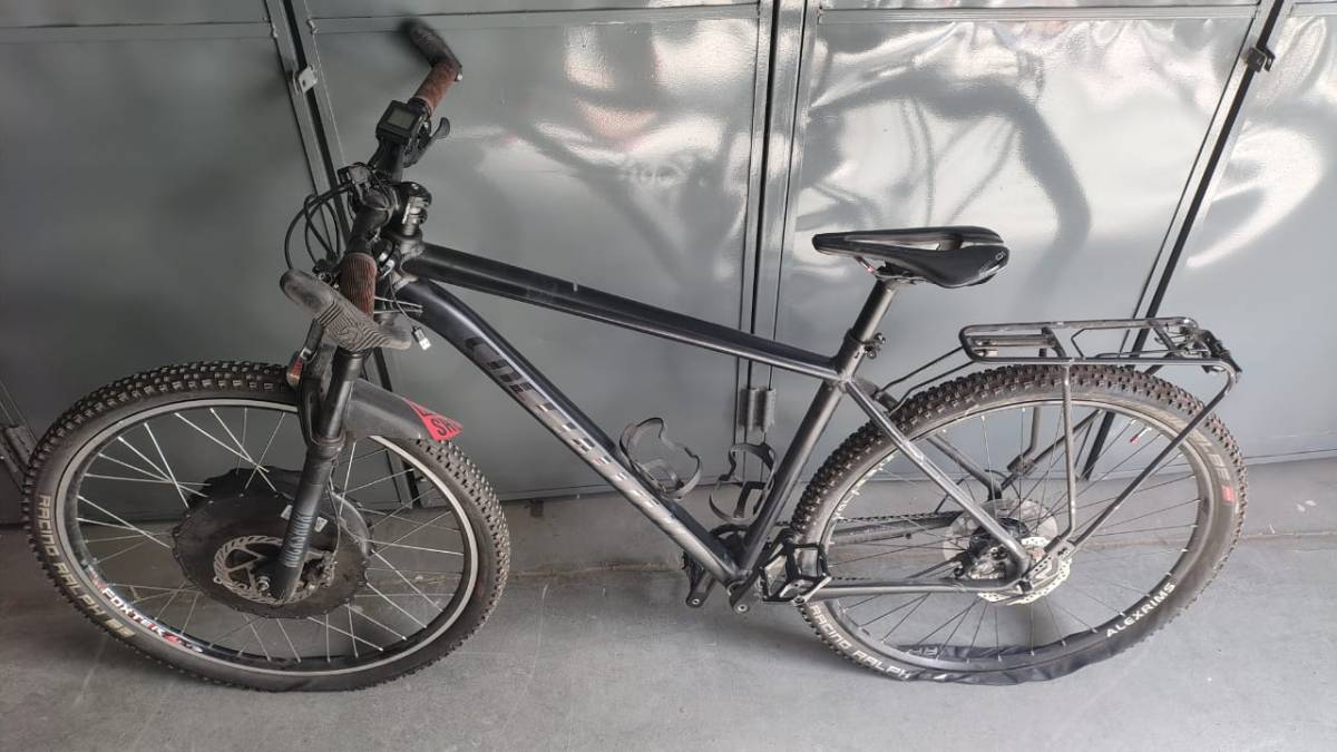 Foto de Bicicleta Vairo MTB 29 con kit eléctrico instalado Motor delantero + batería